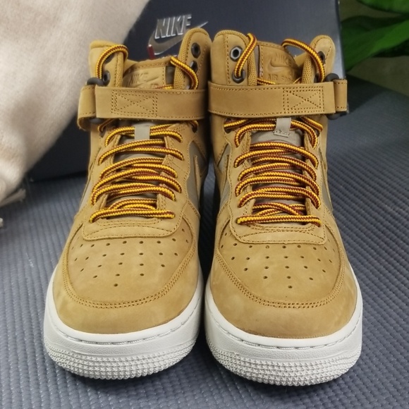💥SOLD💥Air Force 1 High Premium (GS) Youth/Womens - Picture 3 of 8